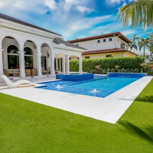 BLOG 4 - Top Pool Remodeling Trends for 2025 in South Florida